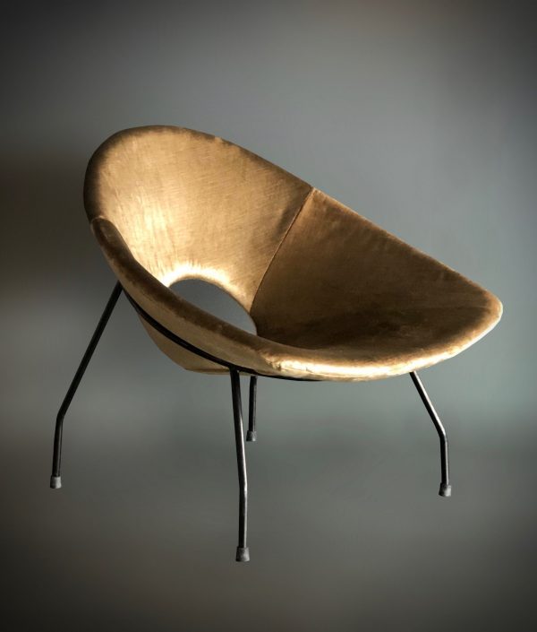 Pair of Italian chairs by Marzio Cecchi