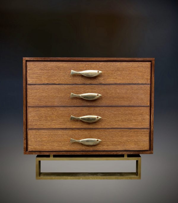 Pair of Italian chests of drawers with brass handles