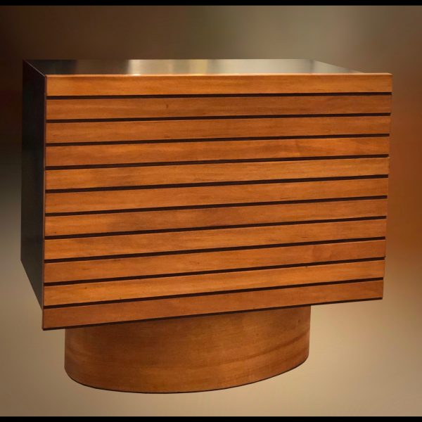 Pair of Italian chests of drawers