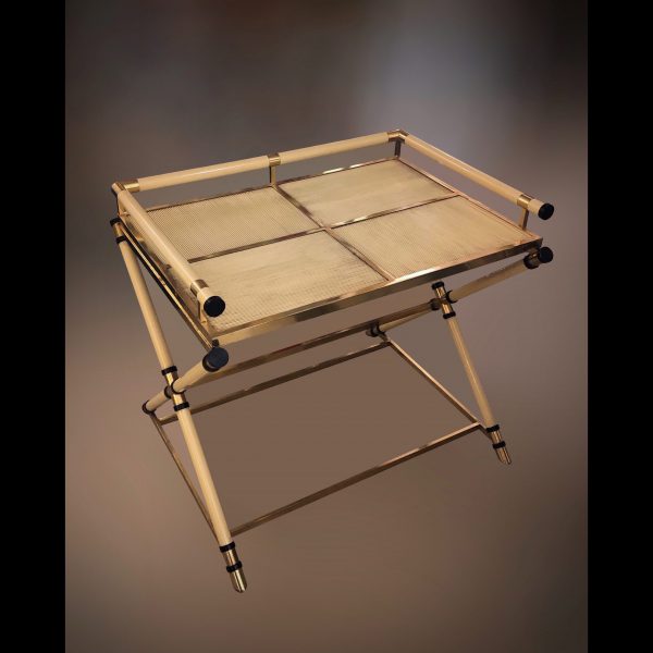 Italian portable tray with legs